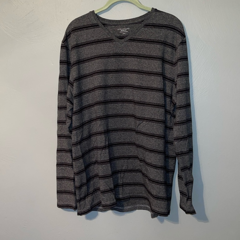 D Like new men’s long sleeve vneck Structure shirt